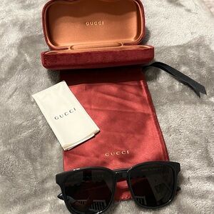 Gucci Black Sunglasses with Red Pouch